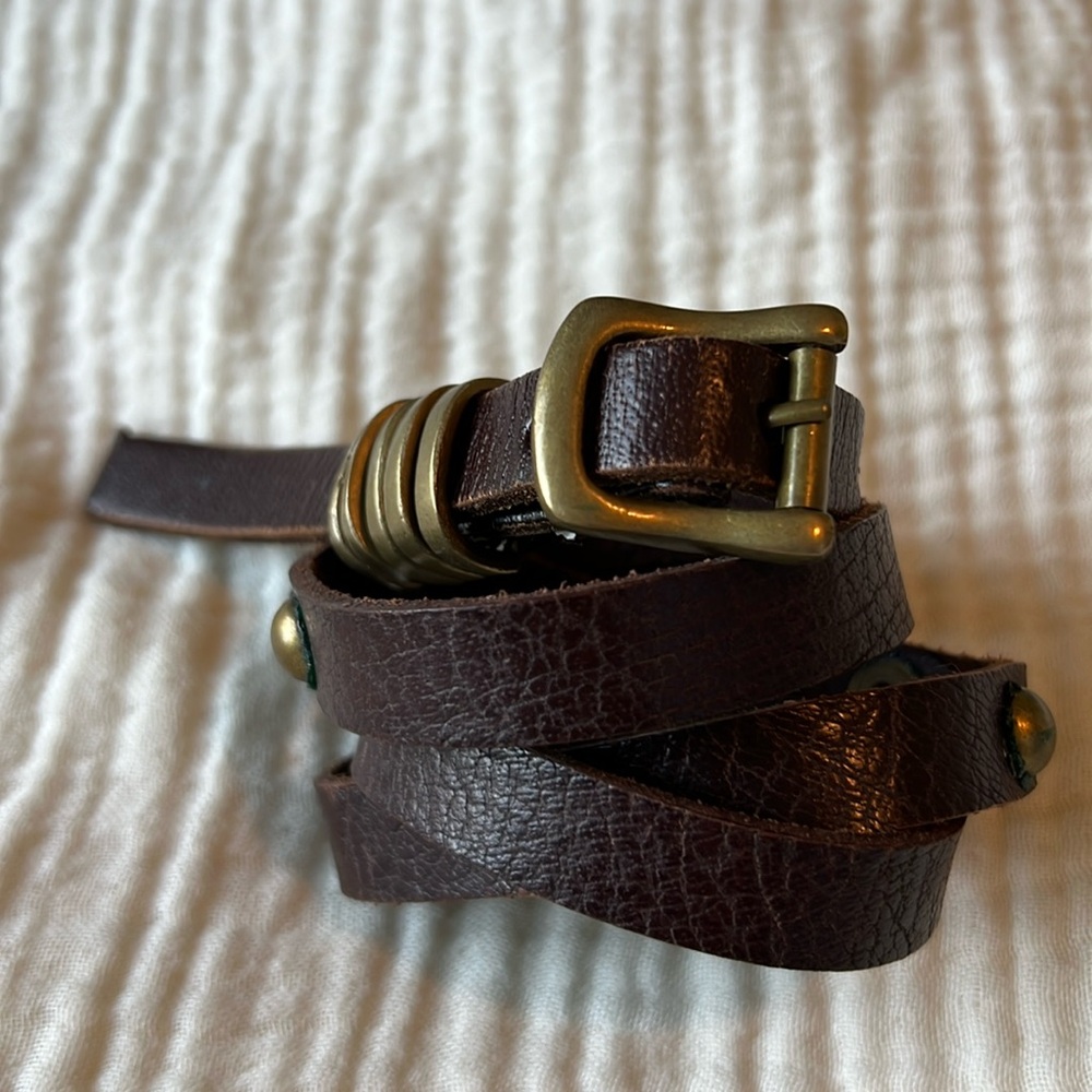 Thin 90s brown leather belt with brass hardware.